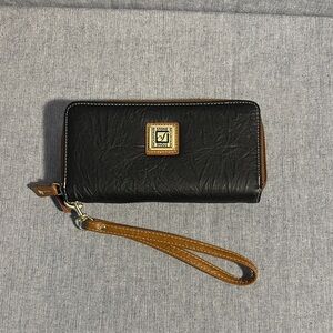 Stone Mountain Accessories Black Wallet with Tan Wristlet and Gold Accent